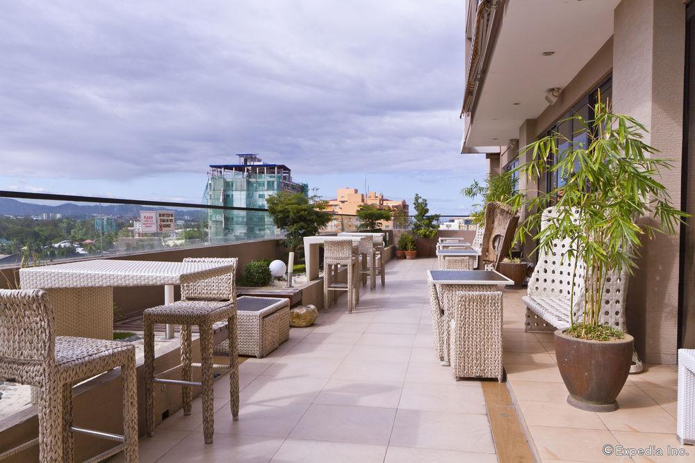 Castle Peak Hotel Cebu Kültér fotó