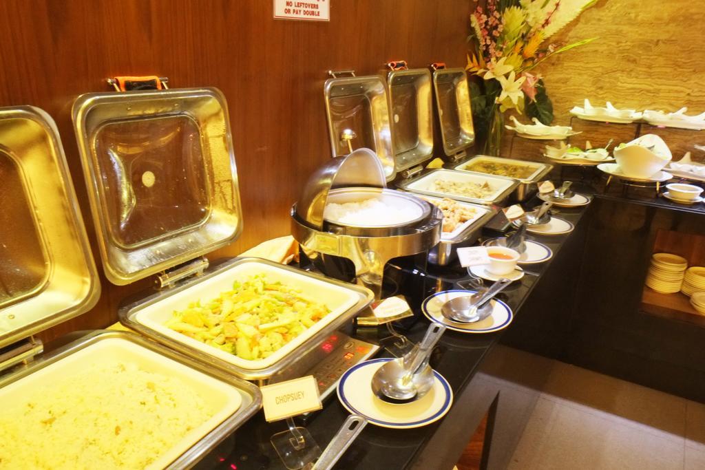 Castle Peak Hotel Cebu Kültér fotó