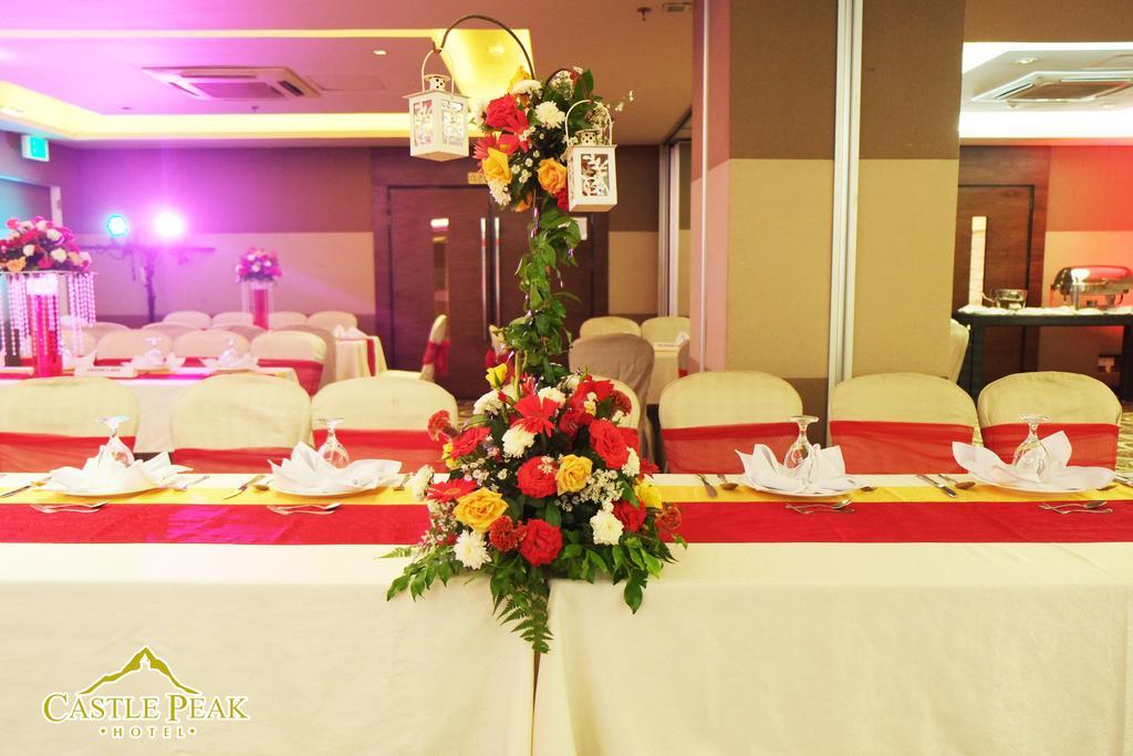 Castle Peak Hotel Cebu Kültér fotó